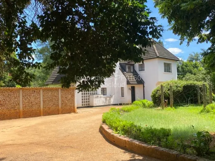 3 Bedroom House for Sale in Kumalo, Bulawayo