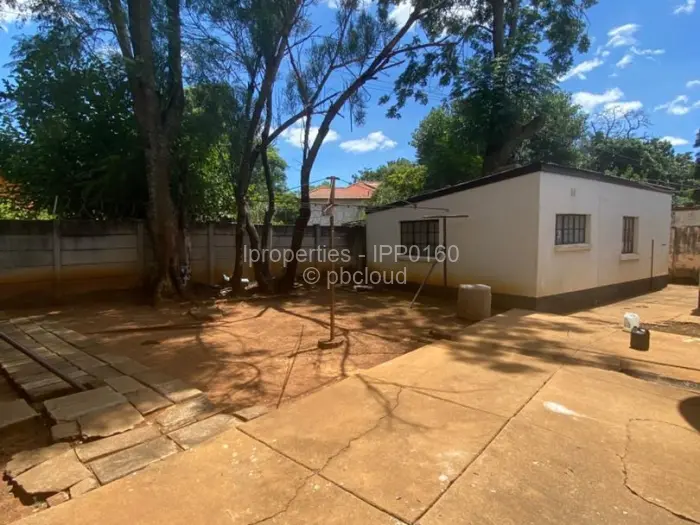 3 Bedroom House for Sale in Kumalo, Bulawayo