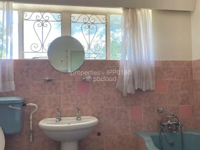 3 Bedroom House for Sale in Kumalo, Bulawayo