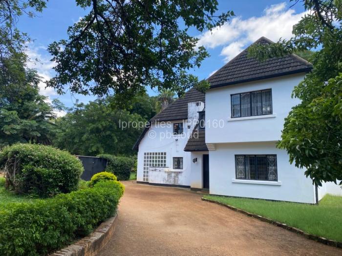 3 Bedroom House for Sale in Kumalo, Bulawayo