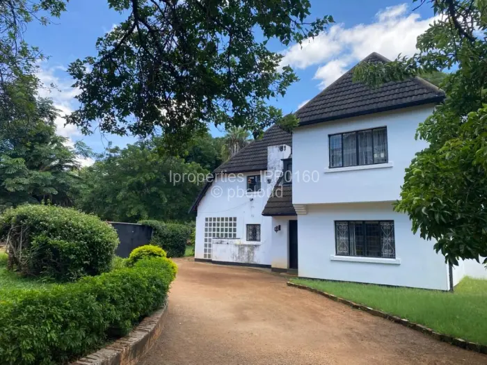 3 Bedroom House for Sale in Kumalo, Bulawayo