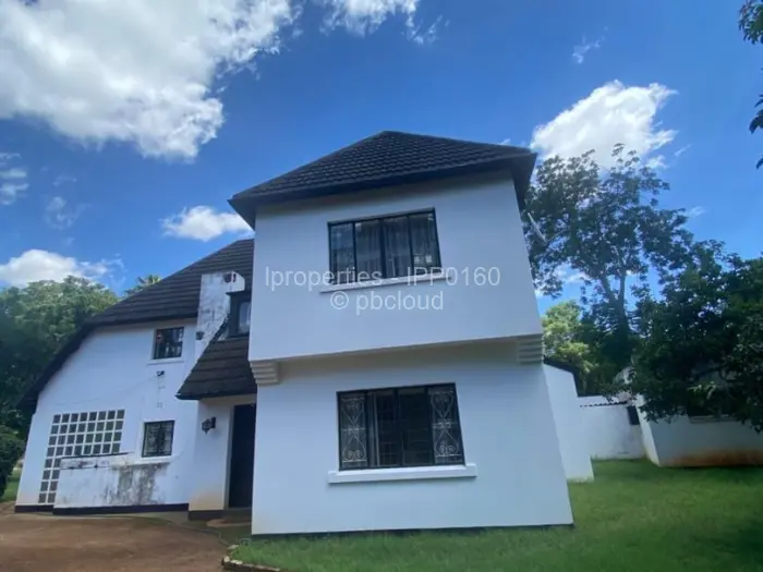 3 Bedroom House for Sale in Kumalo, Bulawayo