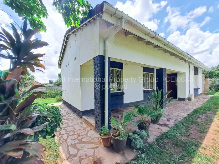 2 Bedroom Cottage/Garden Flat to Rent in Mount Pleasant, Harare