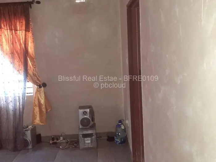 3 Bedroom House to Rent in Damofalls, Damofalls