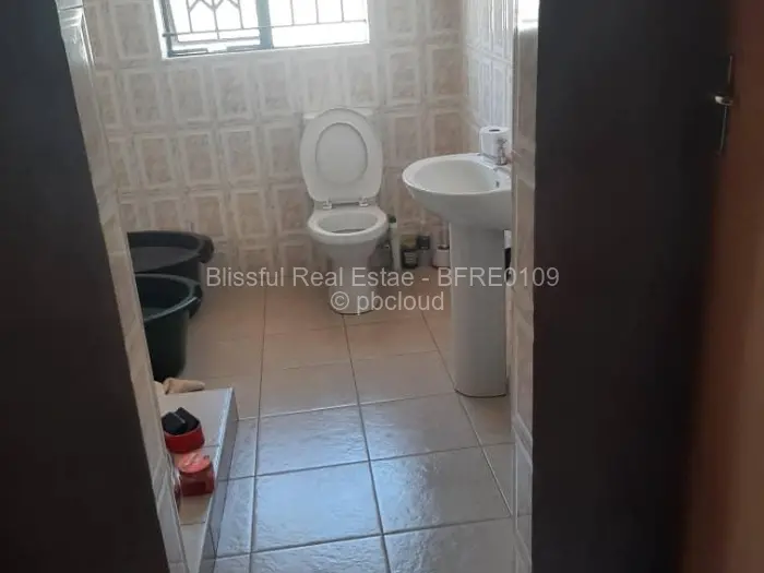 3 Bedroom House to Rent in Damofalls, Damofalls