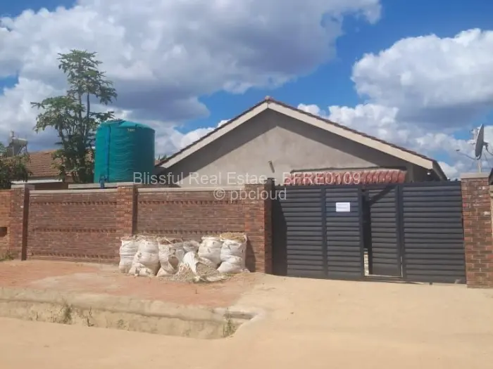 3 Bedroom House to Rent in Damofalls, Damofalls