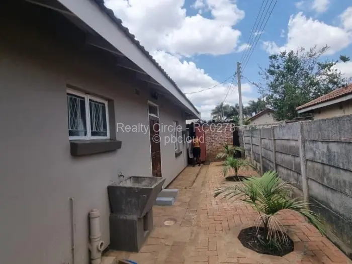 3 Bedroom House to Rent in Bloomingdale, Harare