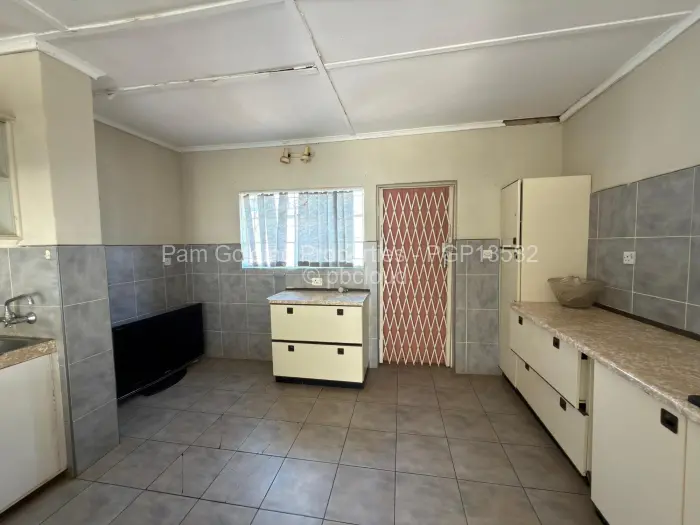 3 Bedroom House for Sale in Kumalo, Bulawayo