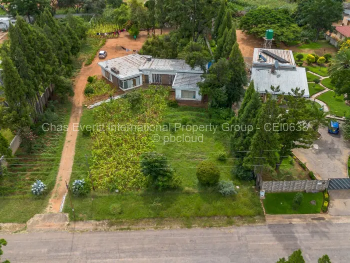 4 Bedroom House for Sale in Highmount, Bulawayo