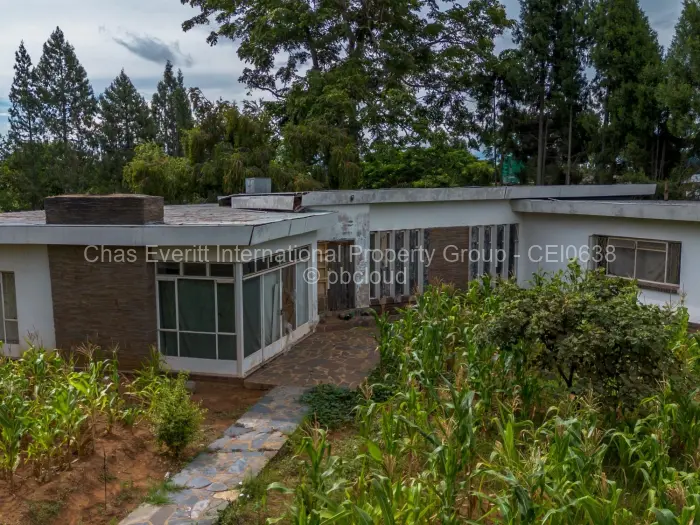 4 Bedroom House for Sale in Highmount, Bulawayo