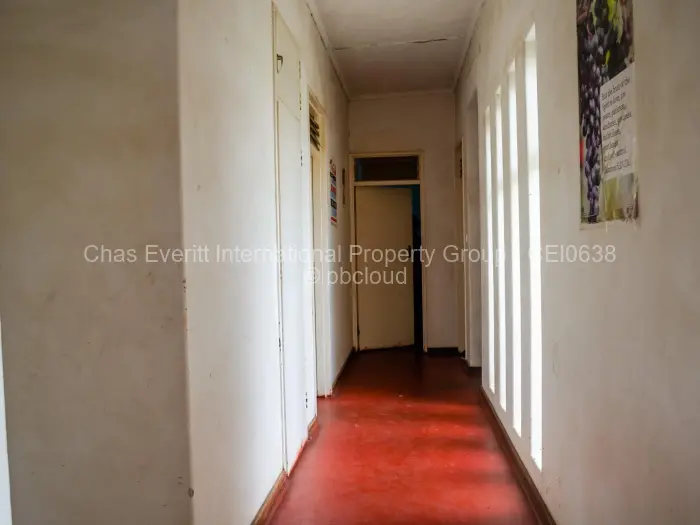 4 Bedroom House for Sale in Highmount, Bulawayo