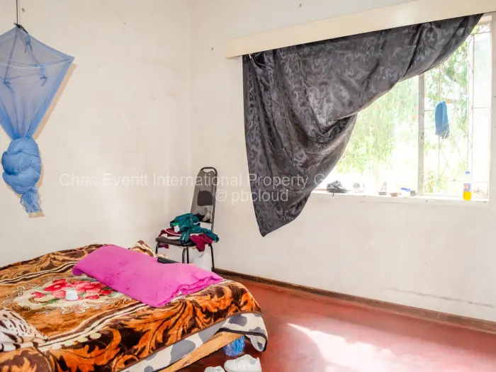 4 Bedroom House for Sale in Highmount, Bulawayo