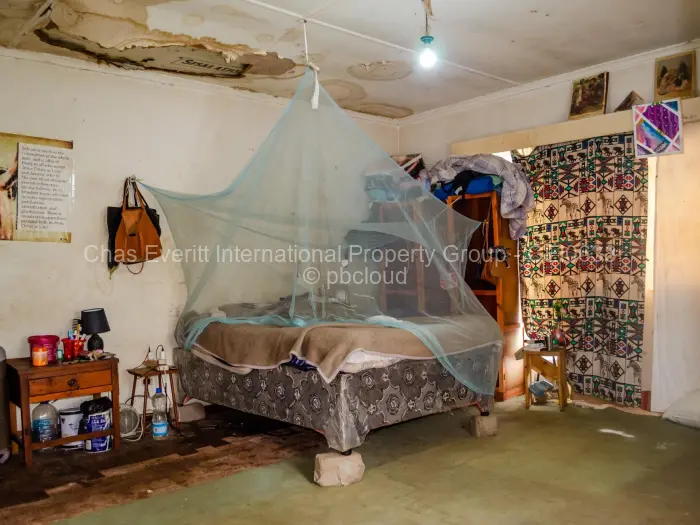 4 Bedroom House for Sale in Highmount, Bulawayo