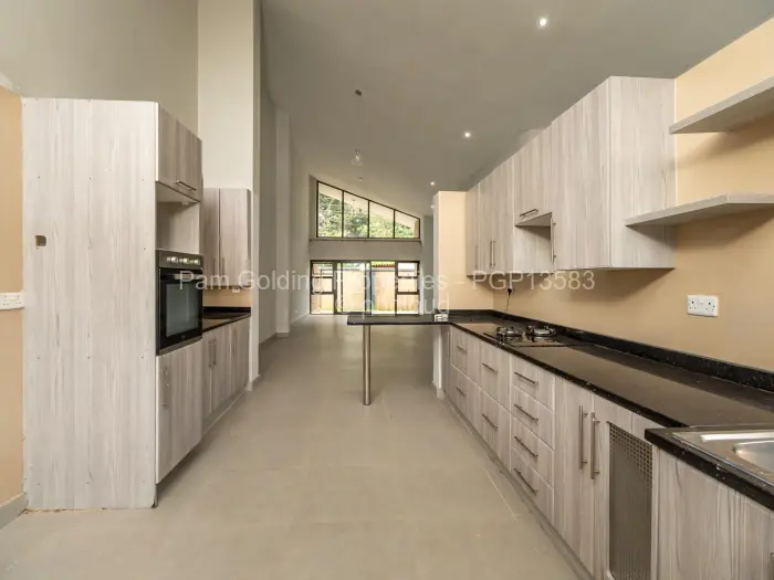 Townhouse/Cluster to Rent in Avondale West, Harare