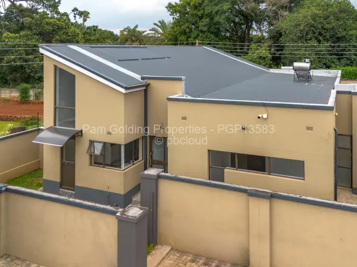 Townhouse/Cluster to Rent in Avondale West, Harare