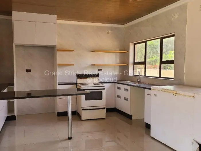 7 Bedroom House to Rent in Pomona, Harare
