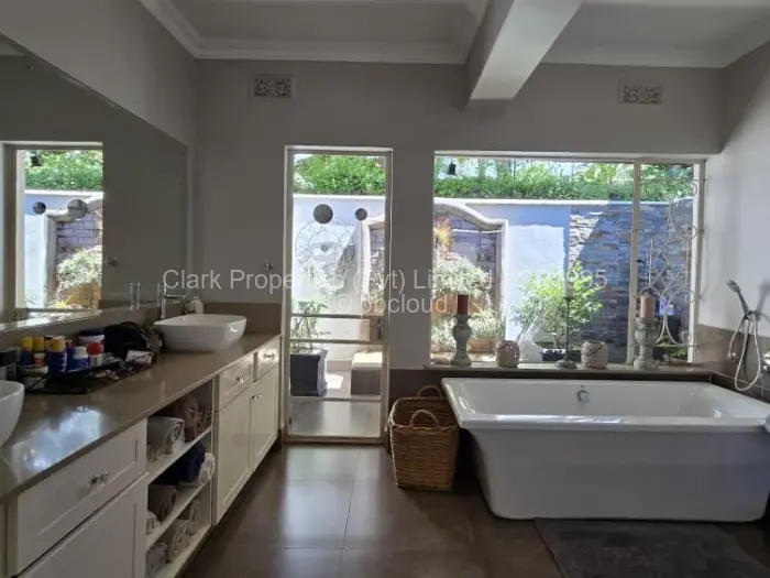 4 Bedroom House for Sale in Highlands, Harare