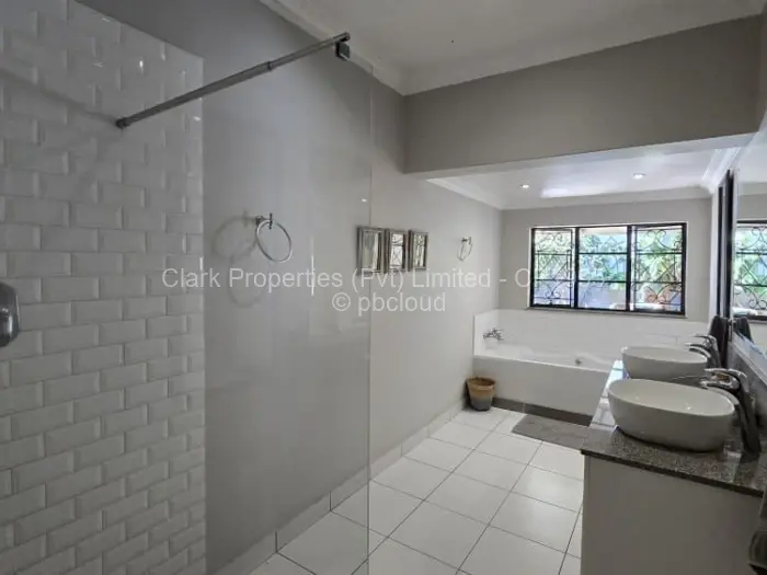 4 Bedroom House for Sale in Highlands, Harare