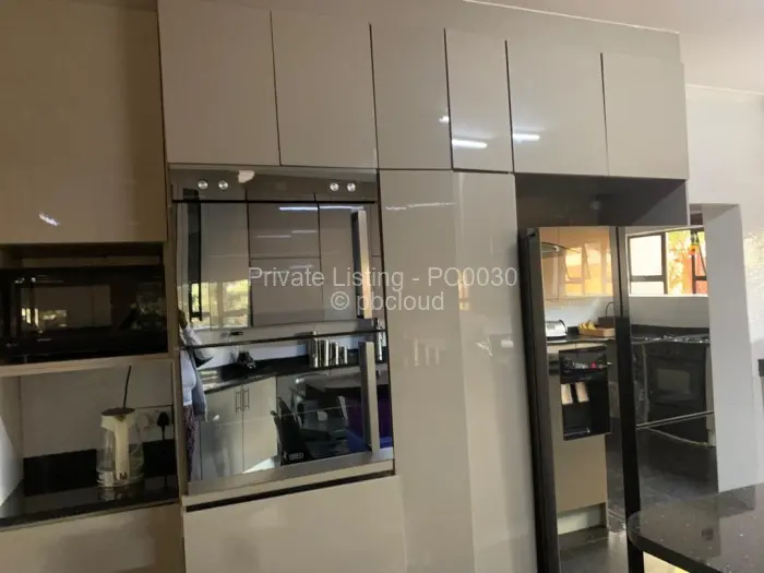 6 Bedroom House for Sale in Gletwin Park, Harare