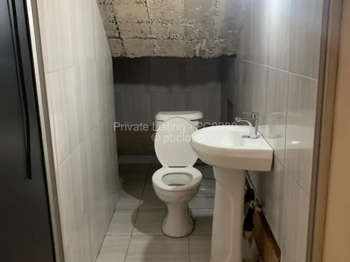 6 Bedroom House for Sale in Gletwin Park, Harare