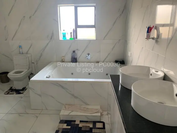 6 Bedroom House for Sale in Gletwin Park, Harare