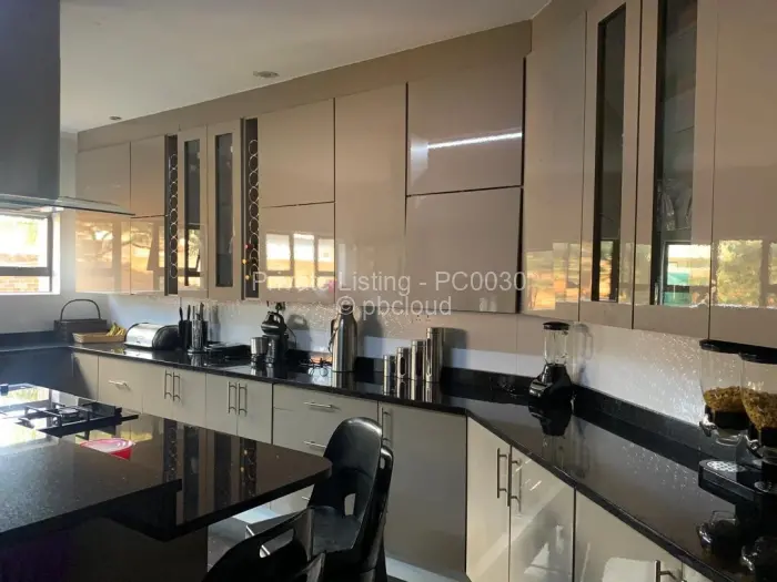 6 Bedroom House for Sale in Gletwin Park, Harare