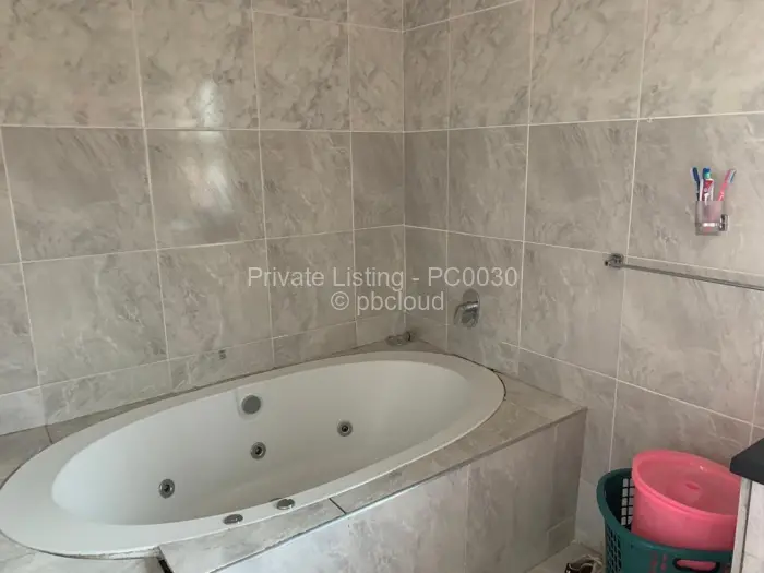 6 Bedroom House for Sale in Gletwin Park, Harare