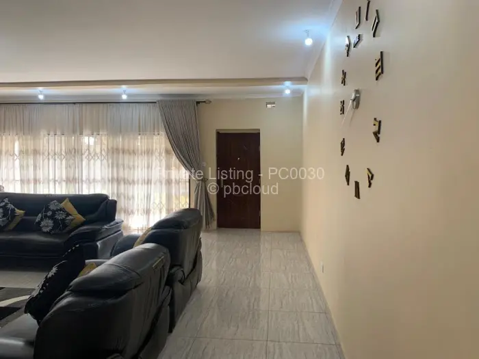 6 Bedroom House for Sale in Gletwin Park, Harare