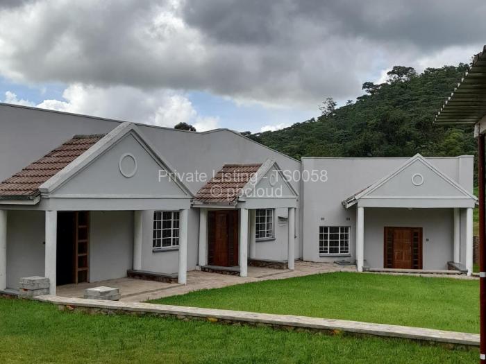 Townhouse/Cluster to Rent in Umwinsidale, Harare