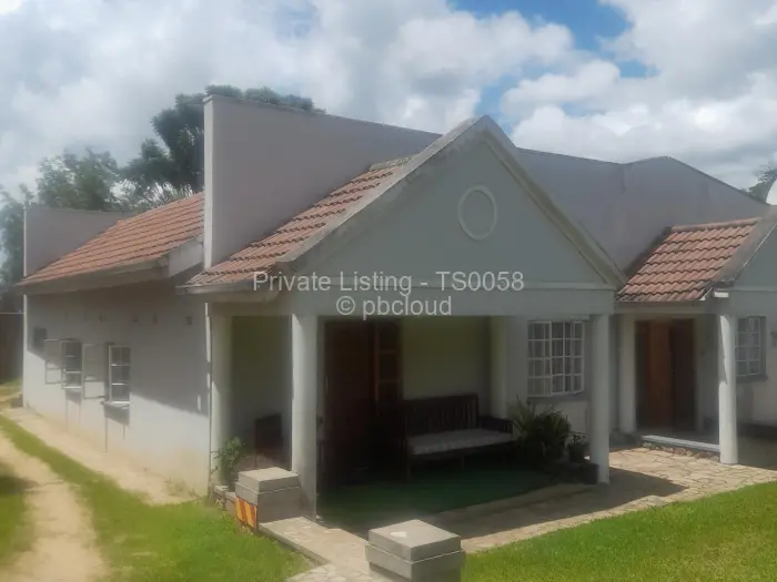 Townhouse/Cluster to Rent in Umwinsidale, Harare