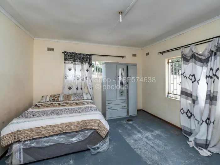 4 Bedroom House for Sale in Zimre Park, Harare