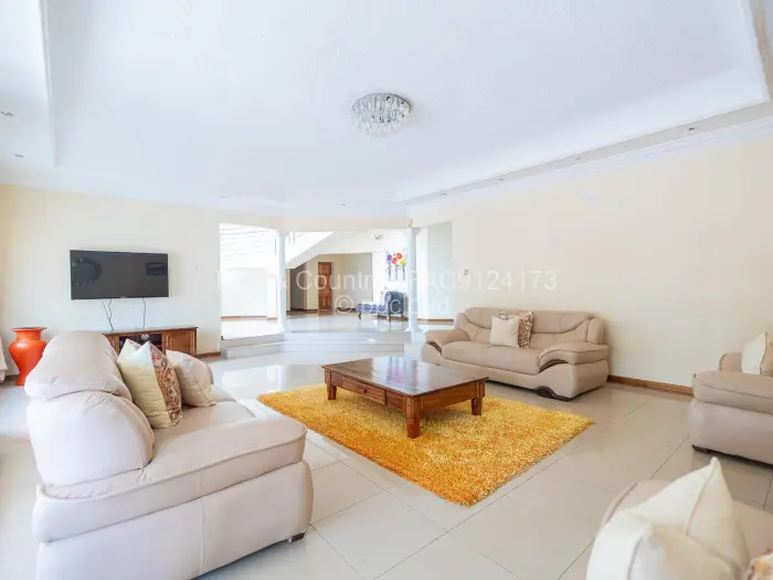 6 Bedroom House for Sale in Hogerty Hill, Harare