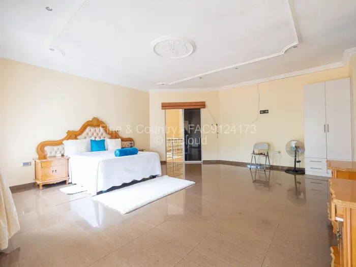 6 Bedroom House for Sale in Hogerty Hill, Harare