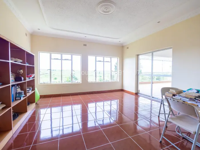 6 Bedroom House for Sale in Hogerty Hill, Harare
