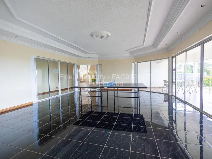 6 Bedroom House for Sale in Hogerty Hill, Harare