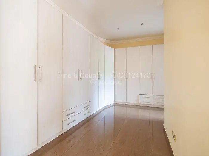 6 Bedroom House for Sale in Hogerty Hill, Harare