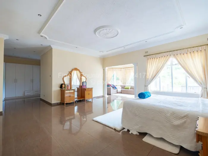 6 Bedroom House for Sale in Hogerty Hill, Harare