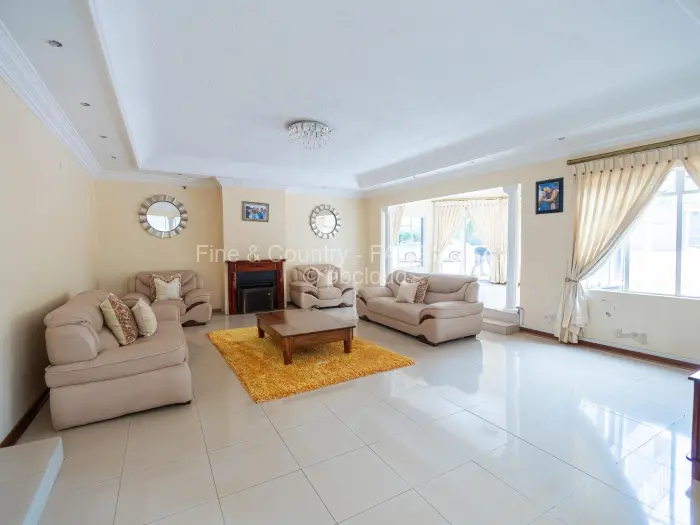 6 Bedroom House for Sale in Hogerty Hill, Harare