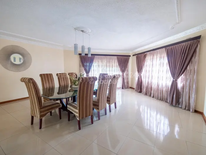 6 Bedroom House for Sale in Hogerty Hill, Harare