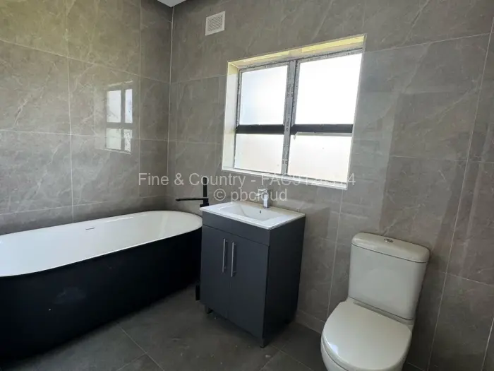 Townhouse/Cluster to Rent in Pomona