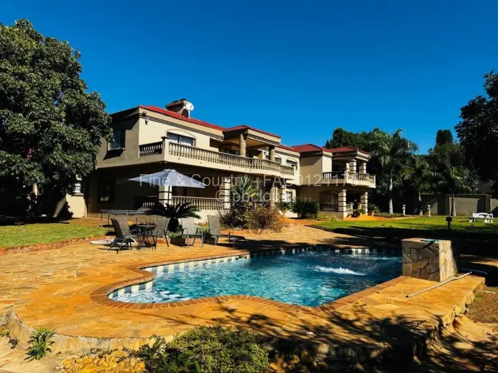 6 Bedroom House to Rent in Borrowdale, Harare