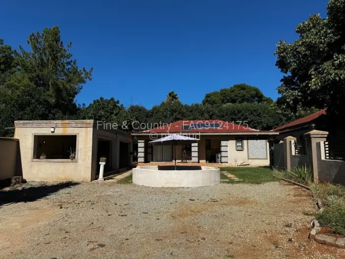 6 Bedroom House to Rent in Borrowdale, Harare