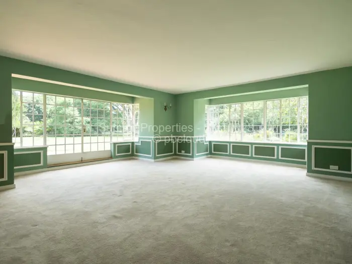 6 Bedroom House for Sale in Helensvale, Harare