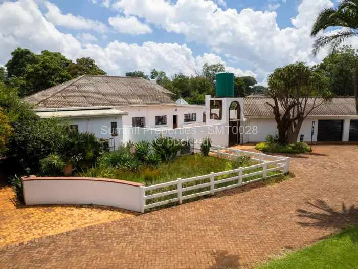6 Bedroom House for Sale in Borrowdale, Harare