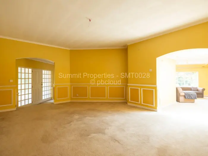 6 Bedroom House for Sale in Helensvale, Harare