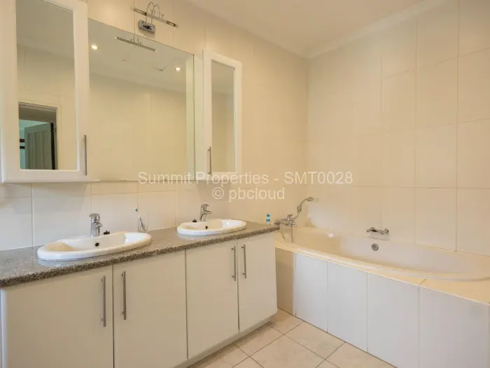 6 Bedroom House for Sale in Helensvale, Harare