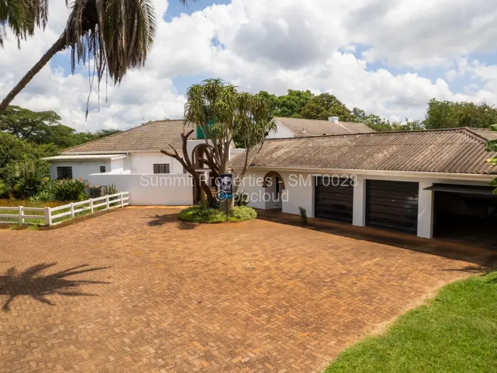 6 Bedroom House for Sale in Helensvale, Harare