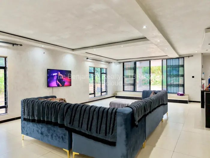 4 Bedroom House for Sale in Crowhill Views, Harare