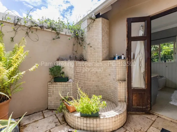 4 Bedroom House for Sale in Chisipite, Harare