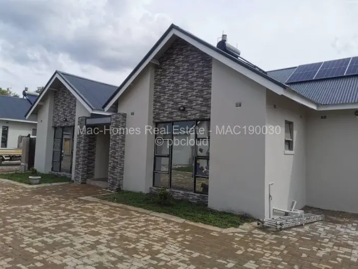 Townhouse/Cluster to Rent in Borrowdale West